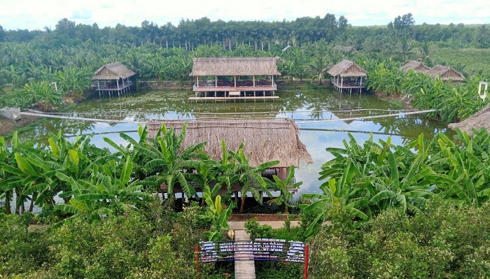 thoa-suc-bung-lua-tai-khu-sinh-thai-huong-tram-ca-mau-1